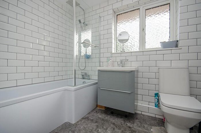 1 Bedroom Flat To Rent In Dibden Road, Downend, Bristol, BS16