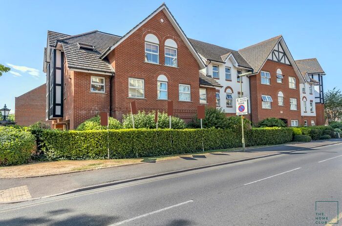 2 Bedroom Flat To Rent In Heathside Road, Woking, GU22