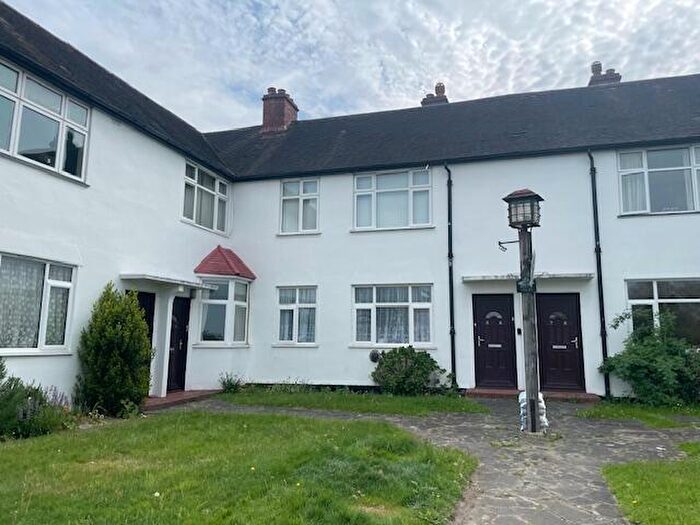 2 Bedroom Flat To Rent In Beech Court, Kingsground, London, SE9