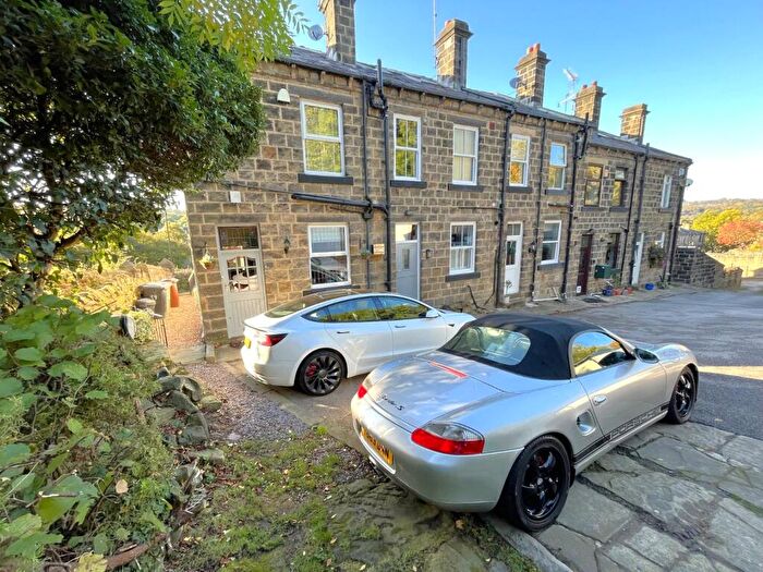 3 Bedroom Terraced House To Rent In Airedale Mount, Leeds, West Yorkshire, LS13