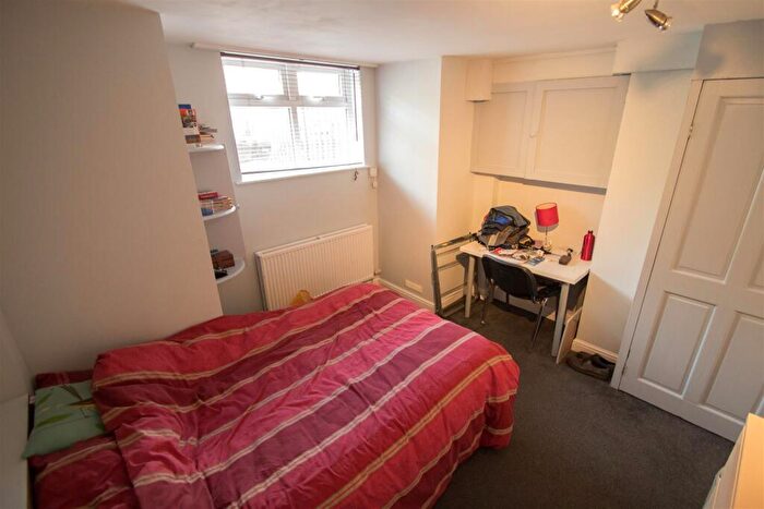 1 Bedroom Flat To Rent In Trelawn Terrace (Room ), Headingley, Leeds, West Yorkshire, LS6