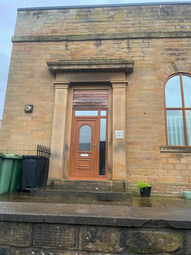 2 Bedroom Flat To Rent In Back Green, Churwell, Morley, Leeds, LS27