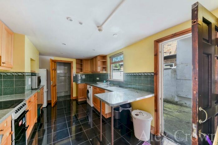 6 Bedroom Terraced House To Rent In Calverley Grove, Archway, N19