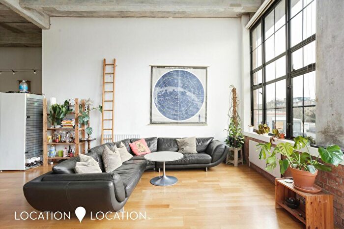 3 Bedroom Apartment To Rent In Theydon Road, Dehavilland Studios, E5