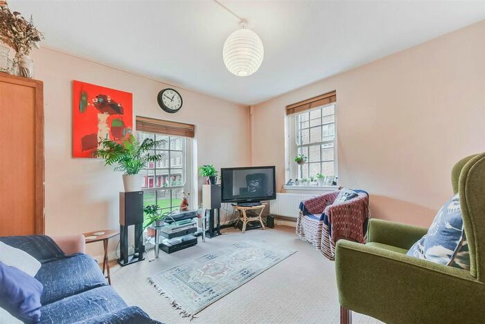 2 Bedroom Flat To Rent In Albion Avenue, Clapham, SW8