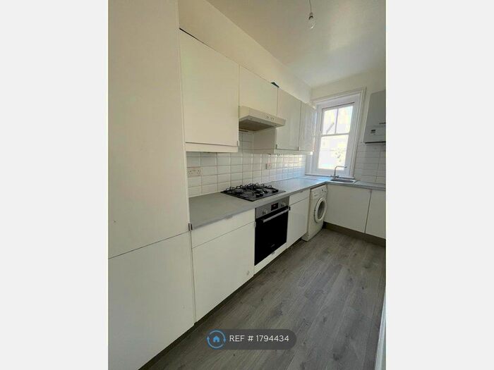 2 Bedroom Maisonette To Rent In Melrose Avenue, London, NW2