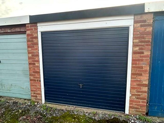 Garage / Parking To Rent In Churchill Road, Didcot, OX11