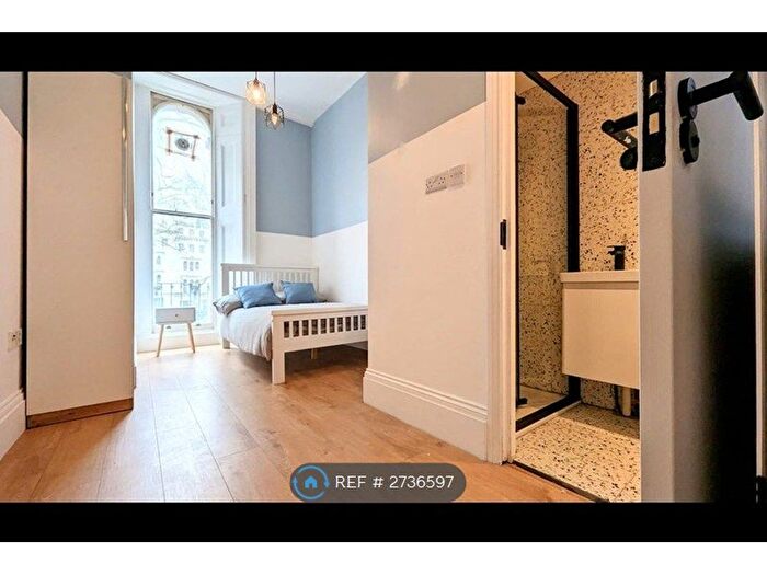 Studio To Rent In Kensington Gardens Square, London, W2