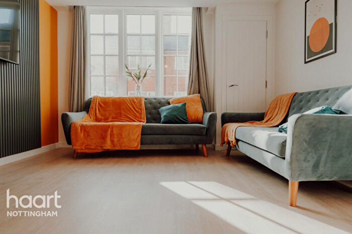 3 Bedroom Apartment To Rent In Cliff Road, Nottingham, NG1