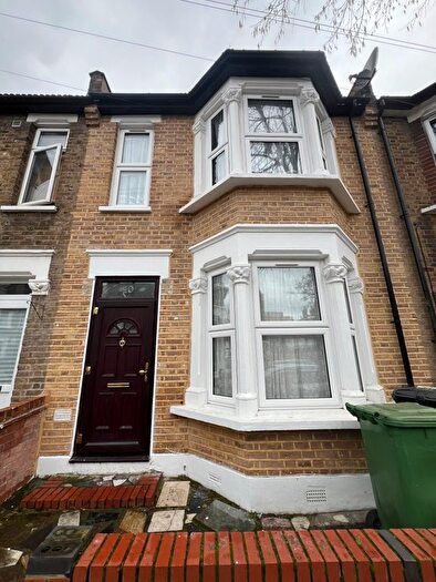 4 Bedroom Terraced House To Rent In Dagenham Road, London, E10
