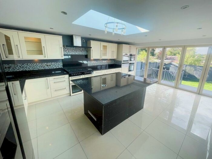 4 Bedroom Detached Bungalow For Sale In Denton Avenue, Grantham, NG31