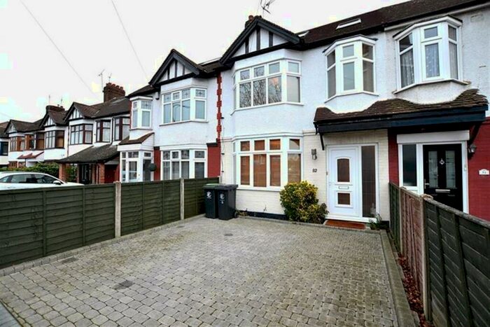 3 Bedroom Terraced House To Rent In Buckhurst Way, Buckhurst Hill, IG9