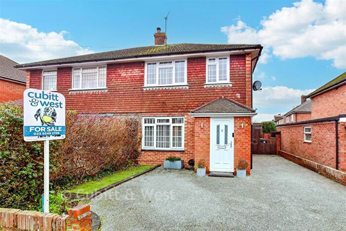 3 Bedroom Semi Detached House For Sale In Park Side, Havant, Hampshire, PO9