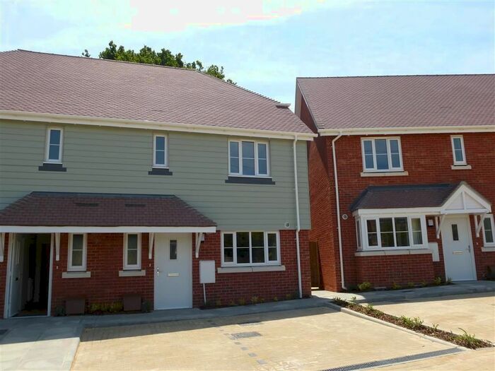 3 Bedroom Property To Rent In Summer Piece Grove, Chartham, Canterbury, CT4