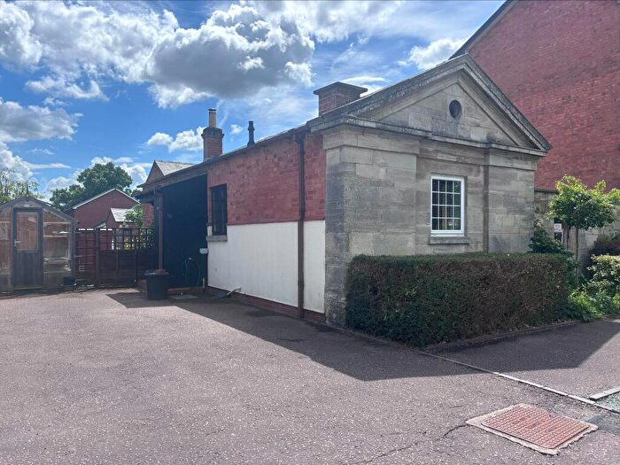 1 Bedroom Detached Bungalow To Rent In Oversley House, Kinwarton Road, Alcester, B49