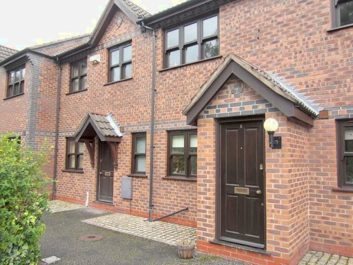 3 Bedroom Apartment To Rent In Elladene Park, Chorlton, M21