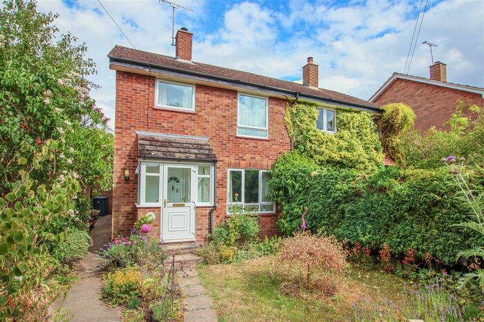 3 Bedroom Semi-Detached House For Sale In Fanshaws Lane, Brickendon, Hertford, SG13