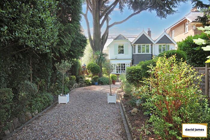 3 Bedroom Semi-Detached House For Sale In Southlands Road, Bromley, BR1