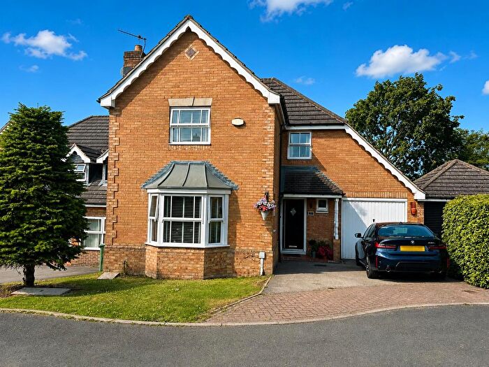 4 Bedroom Detached House For Sale In Rush Croft, Thackley, Bradford, BD10