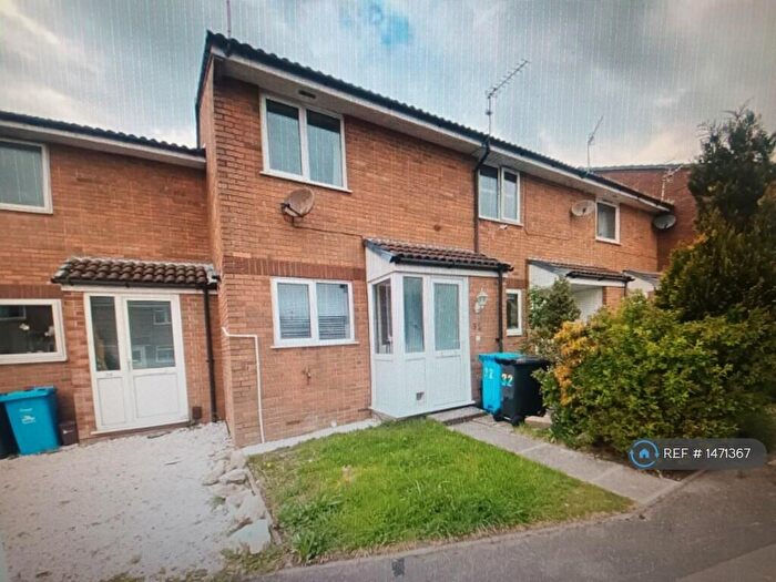 2 Bedroom Terraced House To Rent In Chetnole Close, Poole, BH17