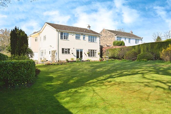 5 Bedroom Detached House For Sale In Layton Avenue, Rawdon, Leeds, LS19