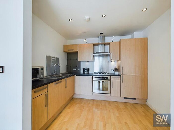 2 Bedroom Apartment To Rent In Balmoral Place, Brewery Wharf, LS10