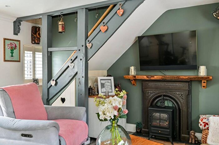 2 Bedroom Cottage For Sale In Albany Park, Colnbrook With Poyle, Slough, SL3