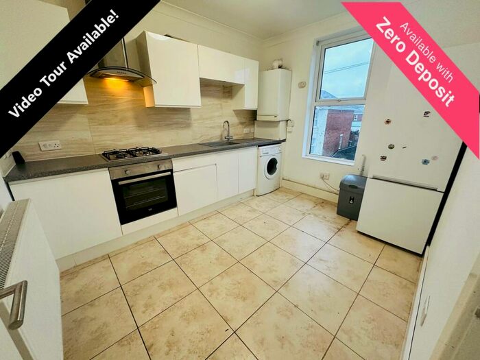 3 Bedroom Flat To Rent In Bennett Road, Bournemouth, BH8