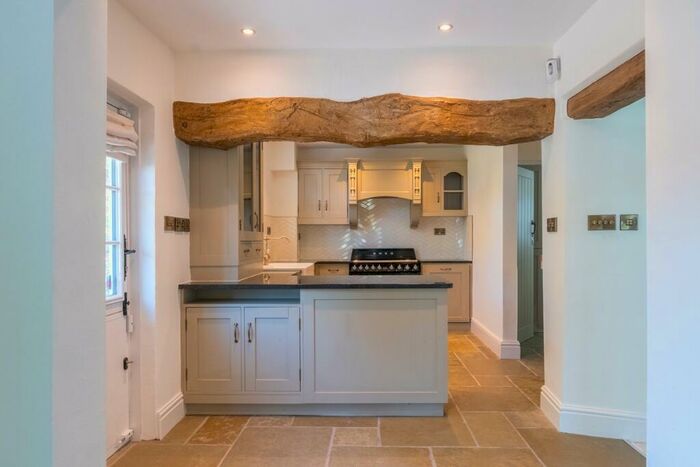 3 Bedroom Cottage For Sale In Ullenhall, B95