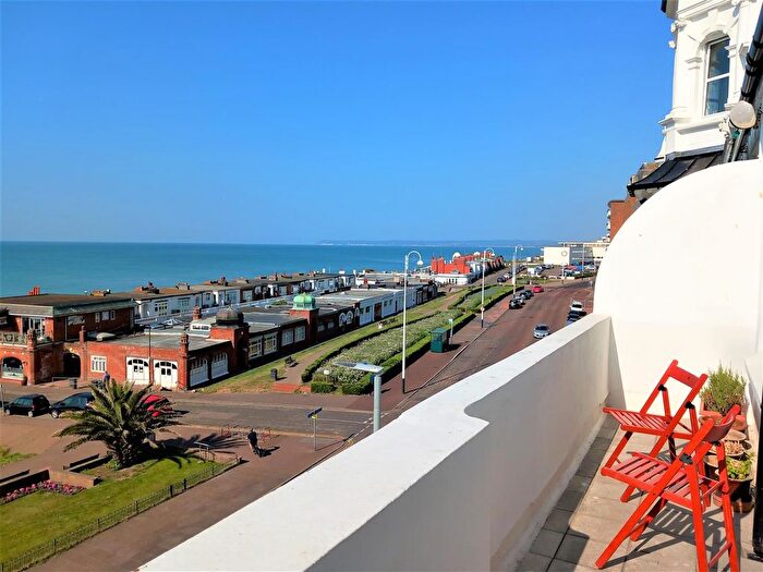 2 Bedroom Flat For Sale In Shellbourne House, Marina, Bexhill-On-Sea, TN40