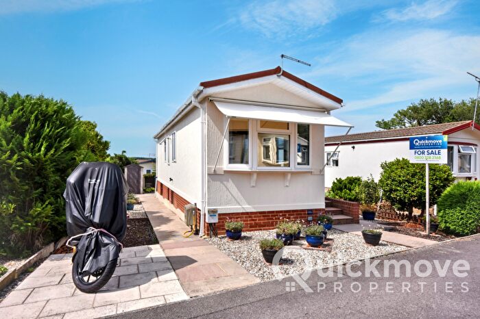 1 Bedroom Park Home For Sale In Chelmsford, Essex, CM2