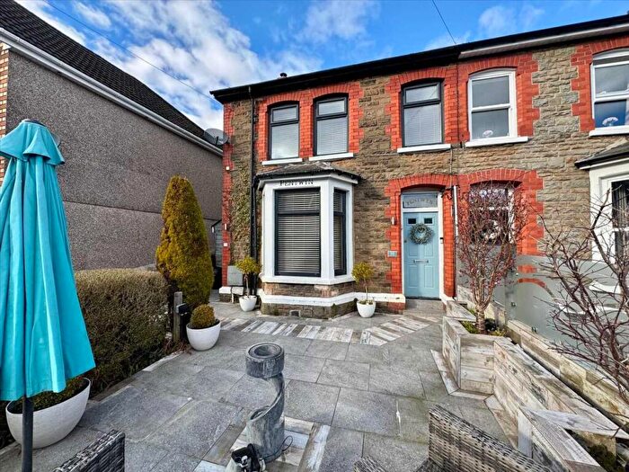 3 Bedroom Semi-Detached House For Sale In Cemetery Road, Porth, CF39