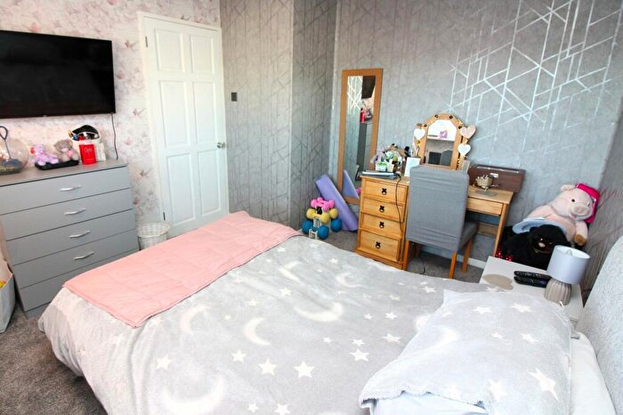3 Bedroom End Of Terrace House For Sale In Melbourne Close, Stotfold, Hitchin, SG5