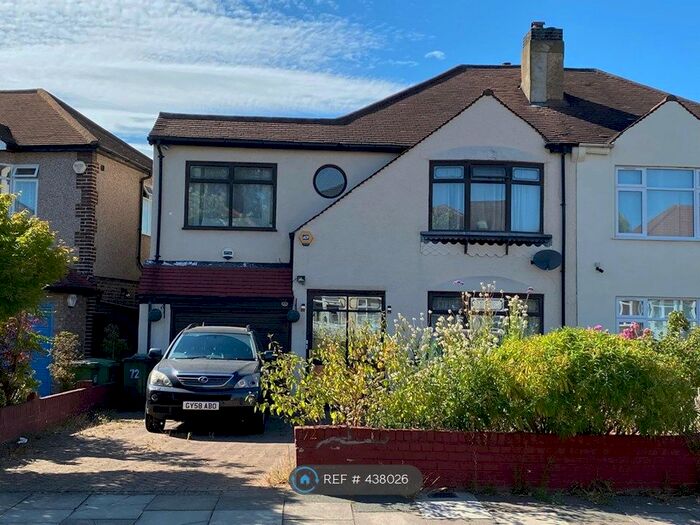 3 Bedroom Semi-Detached House To Rent In Leysdown Road, London, SE9