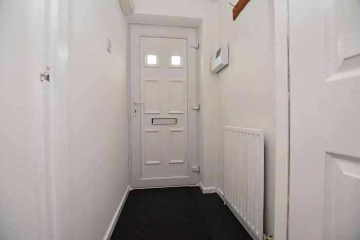 2 Bedroom Town House To Rent In South Street North, New Whittington, Chesterfield, S43