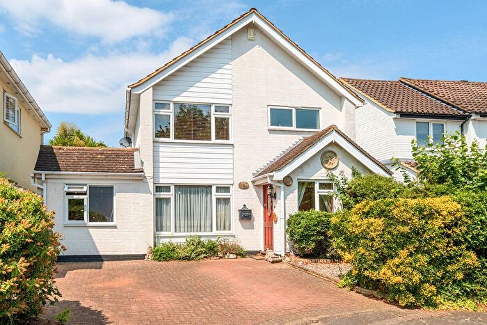 4 Bedroom Detached House For Sale In Coombe Drive, Addlestone, KT15