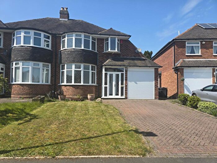 3 Bedroom Semi Detached House For Sale In Stirling Road, Boldmere, Sutton Coldfield, B73