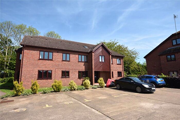 2 Bedroom Flat To Rent In Dormer Close, Aylesbury, HP21