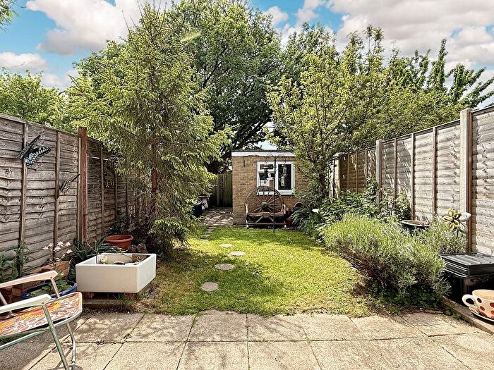 3 Bedroom Terraced House For Sale In Cavalier Close, Dibden, SO45