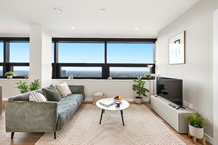 1 Bedroom Apartment To Rent In The Octagon - Great Charles Street Queensway, Birmingham, B3