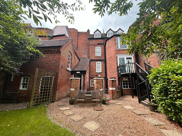 2 Bedroom Property To Rent In High Street, Sutton Coldfield, B72