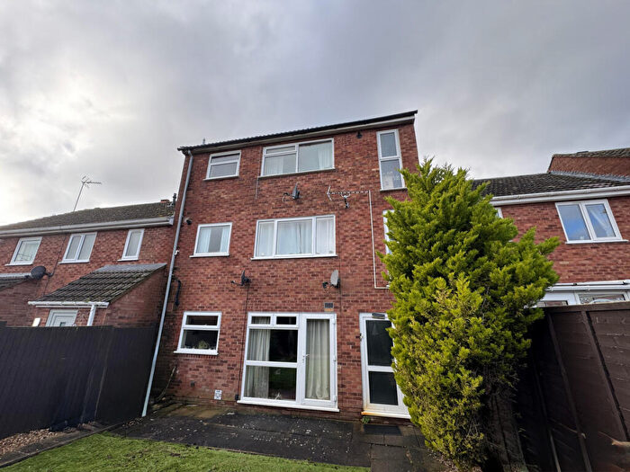 2 Bedroom Apartment For Sale In Heather Close, Southam, CV47