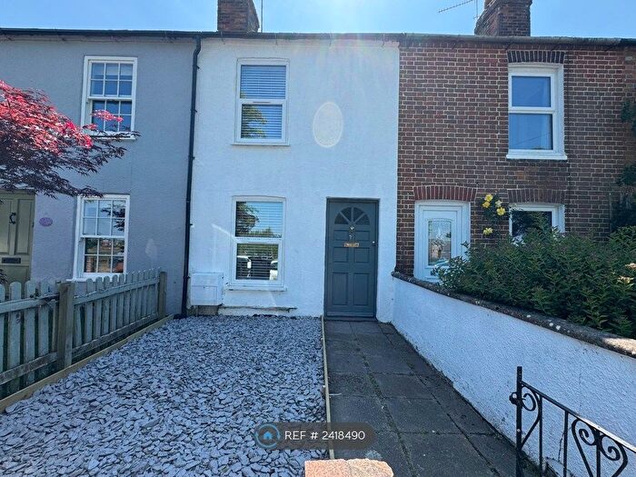 2 Bedroom Terraced House To Rent In Greenham Road, Newbury, RG14