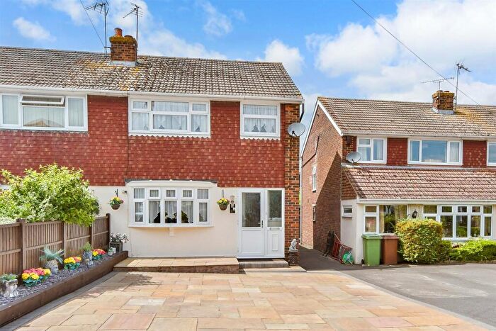 3 Bedroom Semi-Detached House For Sale In Chaffes Lane, Upchurch, Sittingbourne, Kent, ME9