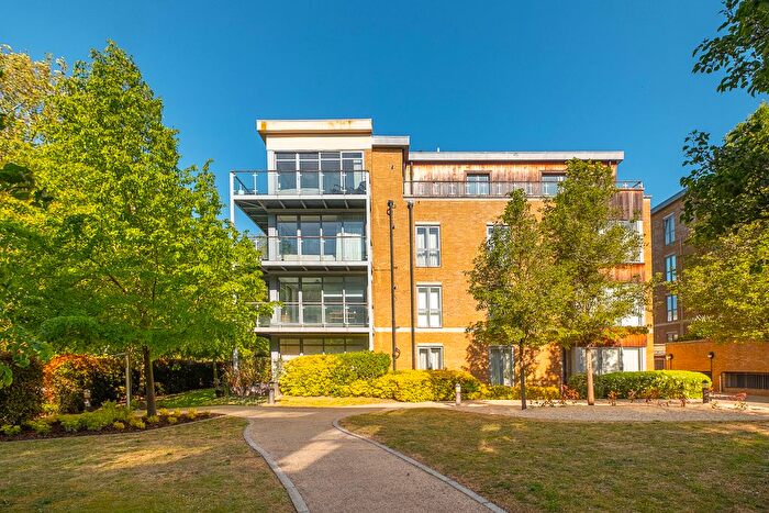 2 Bedroom Penthouse For Sale In Blagrove Road, Teddington, TW11