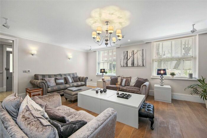 3 Bedroom Property To Rent In Wellington Road, St John's Wood, NW8