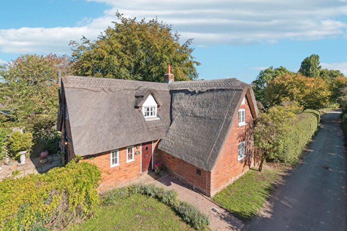 3 Bedroom Detached House For Sale In West Street, Lilley, Luton, LU2