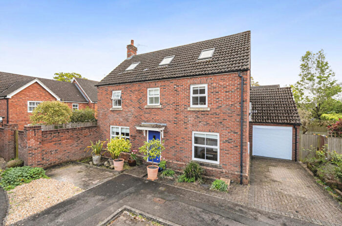 4 Bedroom Detached House For Sale In Tayberry Grove, Mortimer, Reading, Berkshire, RG7