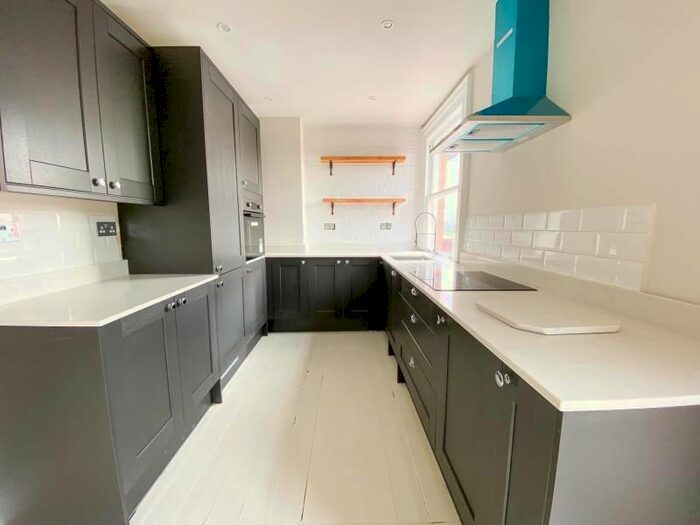 4 Bedroom Flat To Rent In Lordship Lane, Tottenham, N17