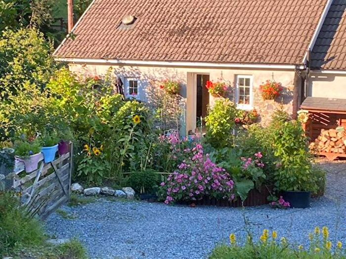 2 Bedroom Detached House For Sale In Carmarthen, Carmarthen, SA32